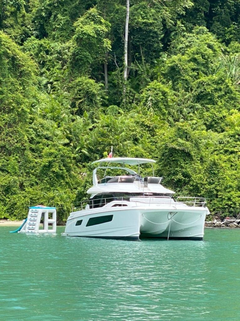 2020-aquila-44-yacht-power-9877689-20250718233344861-1.jpg