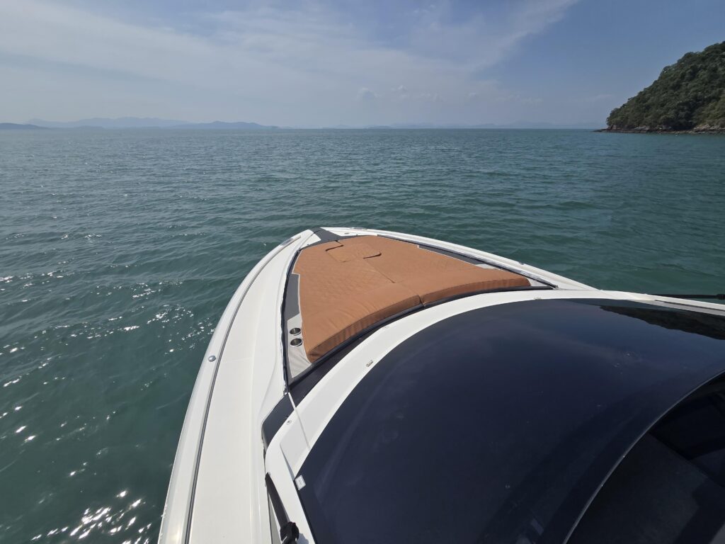 2020-fairline-fline-33-power-9676826-20250213015051292-1_XLARGE.jpg