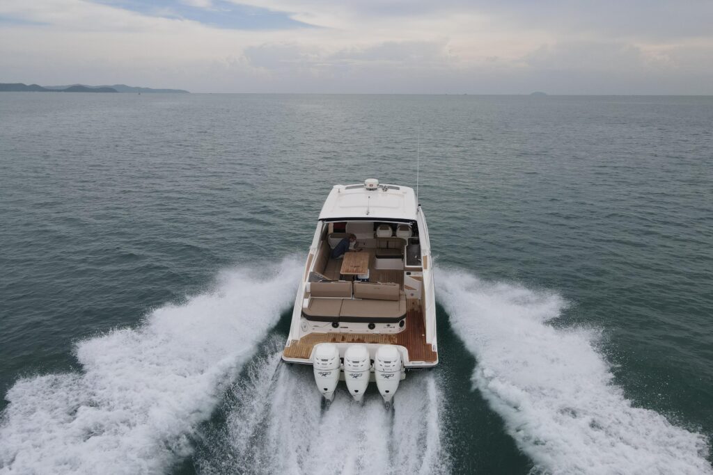 2019-sea-ray-slx-400-outboard-power-10206880-20260604000859187-1.jpg