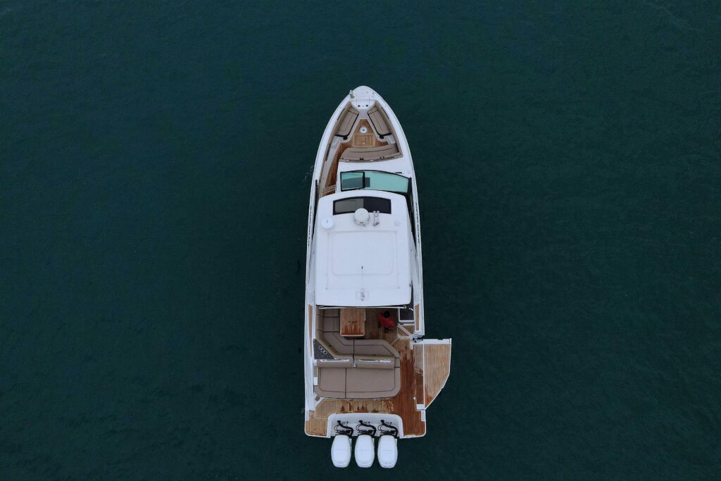 2019-sea-ray-slx-400-outboard-power-10206880-20260604001441075-17.jpg